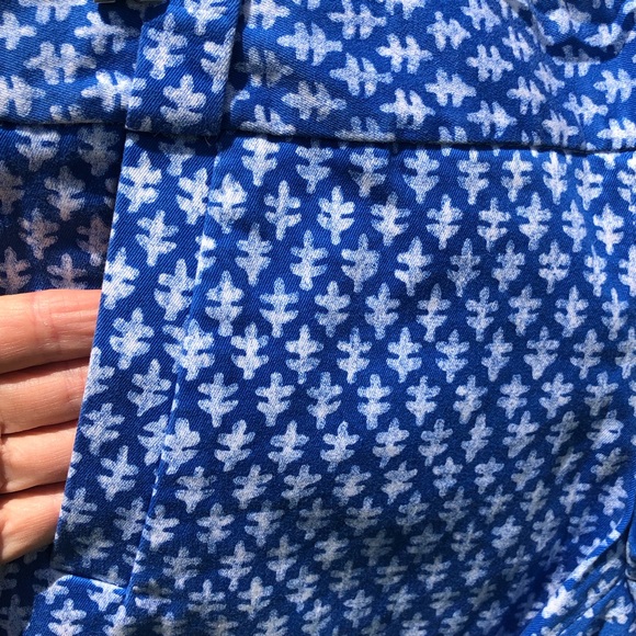 J. Crew Seersucker 5” City Fit Shorts 0 - Picture 2 of 8